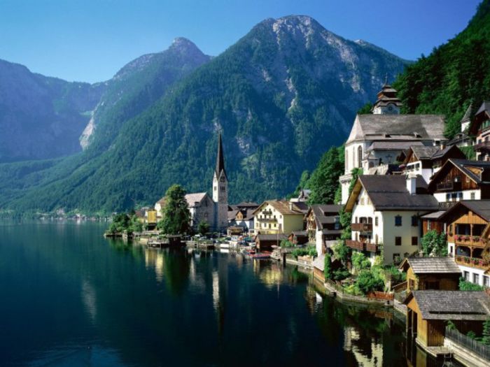 Hallstatt-Austria; pe malul Dunarii
