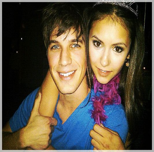 █ ▄→ e gravid! nu se poate, o să aibă copii înaintea mea:))) -cl-; -o ia pe sus pe adda şi o aduce la katic şi neymar-
