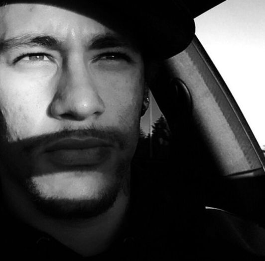 ɳҽყɱαɾ | CL e mult mai dragut cand doarme :))) ^.^ *il inveleste* - Epii 14 _ Black and yellow