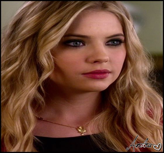 △▼ ❥ : * coboară de sus căscând și cu o pernă în brațe * Nu chiar toată lumea, ce faci.. ?