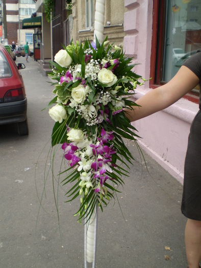 200 lei buc; Lumanare nunta cu trandafiri si orhidee thailanda mov.
