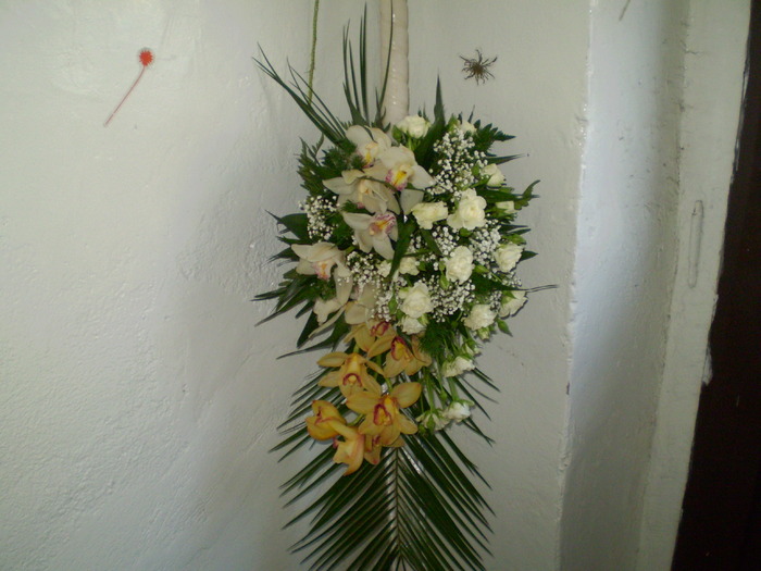 ; Lumanare nunta cu minirosa si orhidee imperiala alba si galbena.
