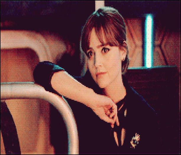 ×ᶠᶸᶜᵏᵧₒᵤ ☠ ¦ ¤se întoarce spre Niina şi întinde mâna¤ încântată. #niina