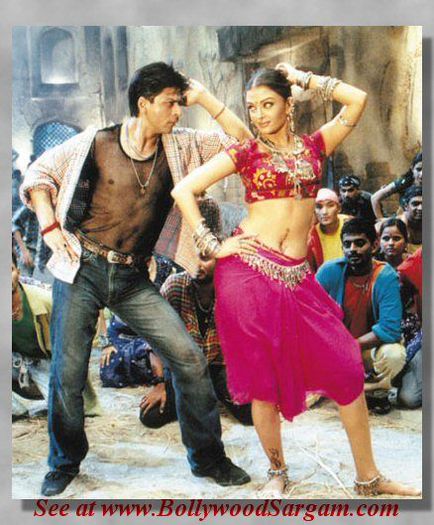 Aishwarya_Rai_and_Shahrukh_Khan_sensual_gyrations_on_Ishq_kameena_number_from_the_film_Shakti