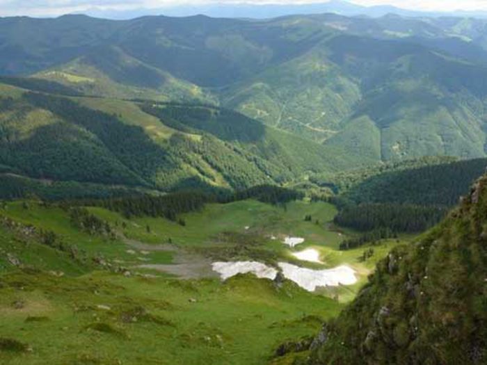 Parcul Natural Munții Maramureșului; 6.Târnița-Boșotin-Budescu,7.Lutoasa-Pecealu-Băița,8.Comanu Mic,9.Băița-Bardău-Tunel CFF-Terchila,10.Izvorul Boului-Jupania
