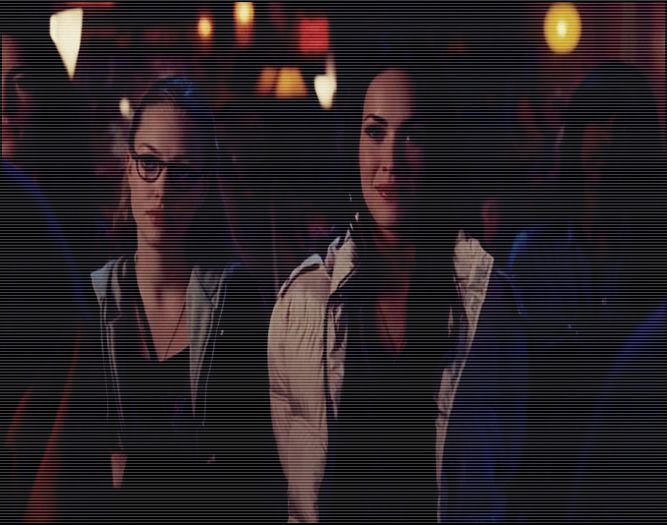 ☾ɐɓǝoɟ✿qǝɐnʇʎ; #e atentă la scoică şi râde; Awww, ce frumuşică, chiar. :X -cl; #cade la fund, râde tare apoi se ridică, îşi trosneşte articulaţiile şi se uită la ea; Ultimele cuvinte, domnişoară? ;X =))))) [awwwww, ily much much more :X]
