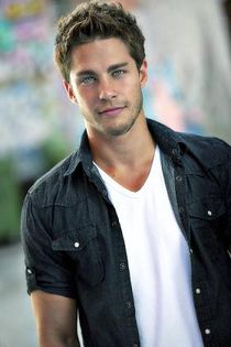 Dean Geyer - Terra Nova