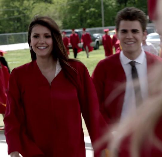 Hey Derek ; Rupe-teeeeee Lexi :> :))) *danseaza*