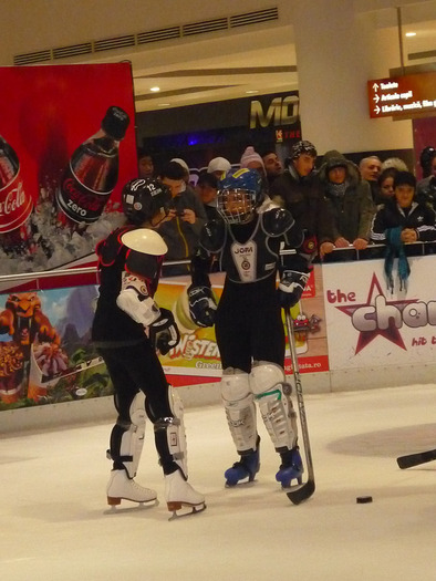 Anda-Adam-Hockey-@-Liberty-Center-23_01_2010-02