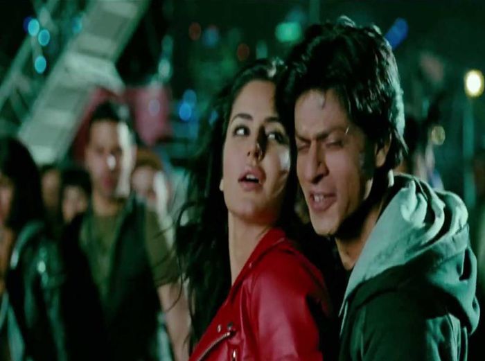 katrina-kaif-in-ishq-shava-song-28
