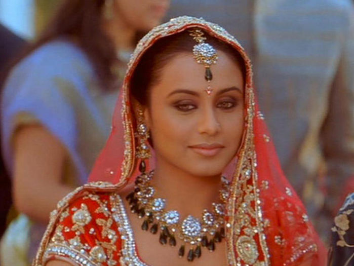 rani-mukherjee-bridal-dress-pic-kabhi-alvida-naa-kehna - Rani Mukherjee - Rani Mukerji