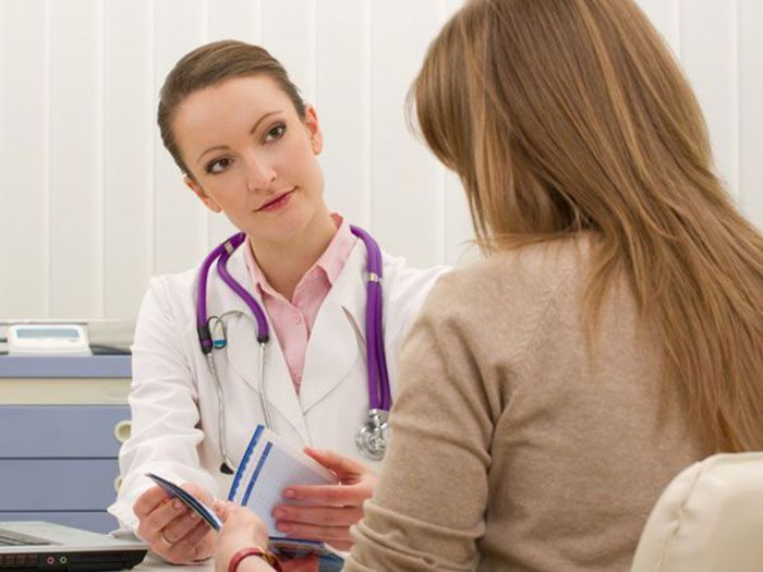 █ ▄→ -iese din salon şi se duce la niina- pacientul poate fi luat acasă -cl-; se simte bine, aşa a spus şi el şi medicul care l-a examinat!
