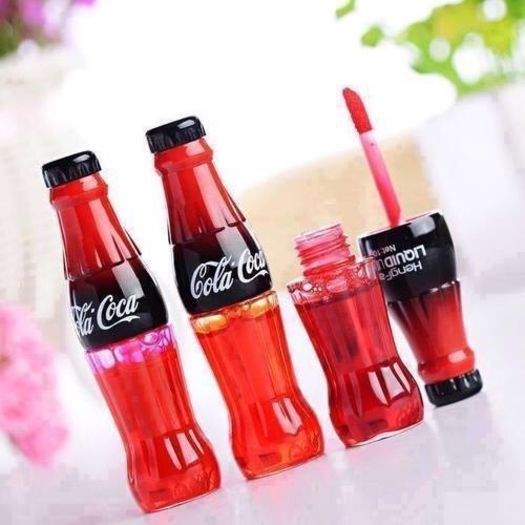 Gloss Coca-Cola - Buze cu Gloss sau Ruj