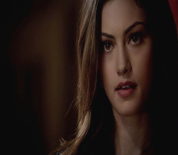 ✿- Zici si tu daca iti place culoarea. Sa le las albastre sau sa le fac roz? - here - episode 34 - done