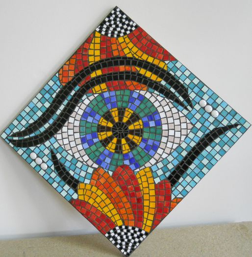 Ochiul (The Eye); Mosaic, marime 50x50 cm, suport MDF de 18 mm grosime, chit gri inchis (negru)
Pret: 600 LEI
