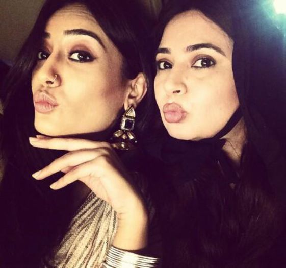 Bzi5XxeCIAIe6Ua - 15-Sanam Ahmed Khan