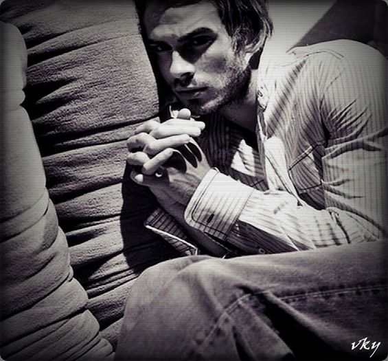 #► Asa imi convine...|isi arunca geaca si se pune mai bine in pat|=))))