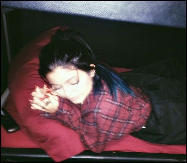 ⊿◤;. E ok .. O sa fiu bine .. * Smile *