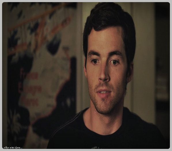 #► Bine... [se chinuie ceva pana se ridica cu ea de pe canapea* [cl]; Unde zice`ai ca mergem?...
