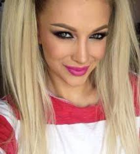 Ok,eu sunt Ema. Deci,in acea pestera se afla Lucifer. Trebuie sa intram! Ok,eu sunt Ema. Deci,in acea pestera se afla Lucifer. Trebuie sa intram!