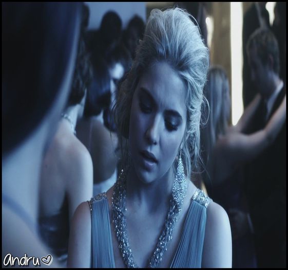 △▼ ❥ : Ok :o3 Dar Ely unde e ? :> =)) @Adam . Facem și noi ceva ? [cl; Și nu așteptați propuneri de la mine pentru că nu am =; =))
