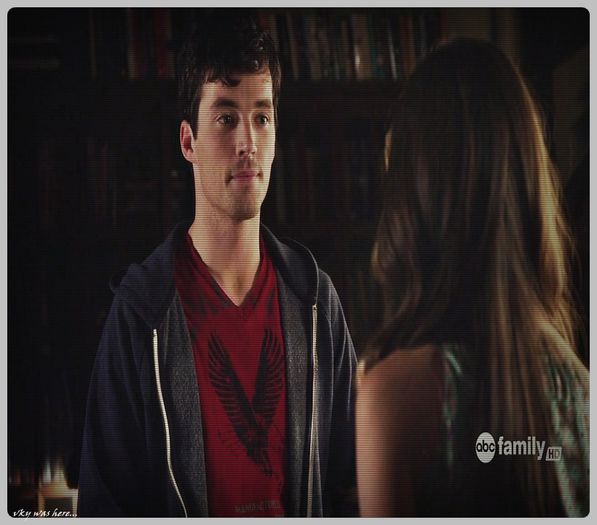 - Bun asa... [ia sticla si se urca in lift;;pleaca pe acoperis*