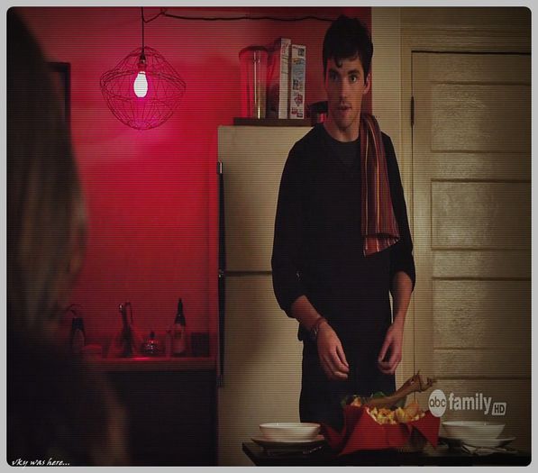 - Pentru mine... Dar daca vrei sa mananci, e ok... E destul pentru mai multi...