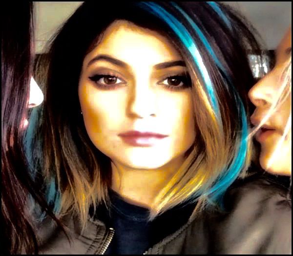 ⊿◤;.  * iese din lift * Șiiii ... Pustiu ..