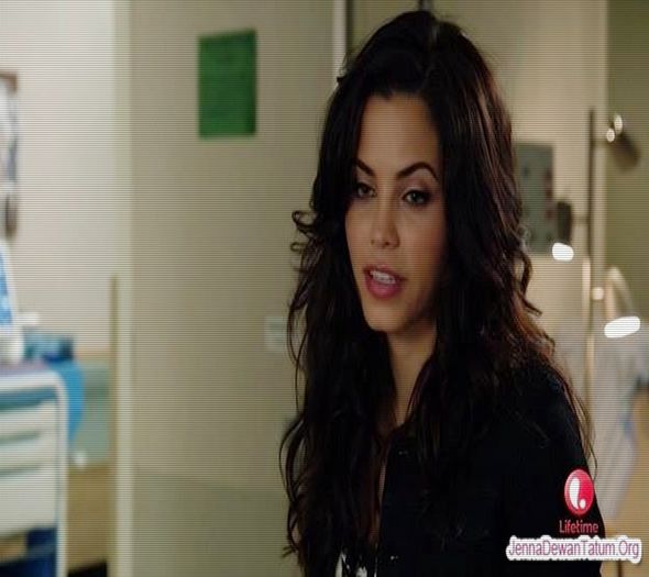 》Mhm b-)=))) *continua sa-l sarute cu aceeasi intensitate*=)))) - here - episode 34 - done