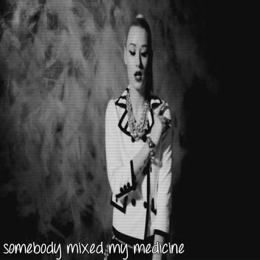 ➹̶т̶є̶є̶η̶α̶g̶є̶я̶υ̶η̶α̶ω̶α̶уϟ *vine de afară* sal.