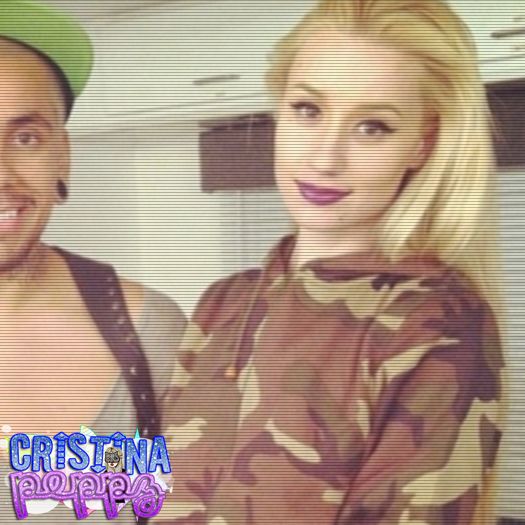 ➹̶т̶є̶є̶η̶α̶g̶є̶я̶υ̶η̶α̶ω̶α̶уϟ atunci îți donez ție ca să te îmbraci mai frum :p #Harry CL; și eu bn :p *hug back* #adda
