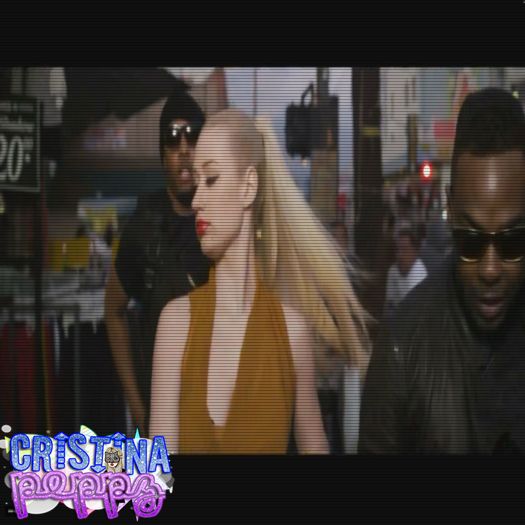 ➹̶т̶є̶є̶η̶α̶g̶є̶я̶υ̶η̶α̶ω̶α̶уϟ știu că vrei să plec ca să huehuehue cu blair :) #harry