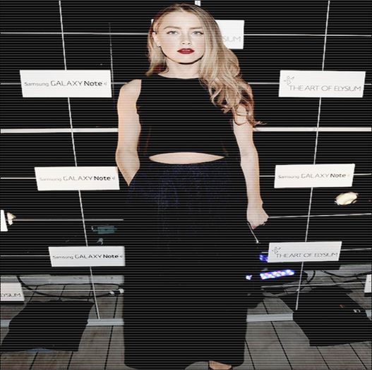 - #vine pe ușă și-și șterge lacrimile. M-a lăsat baltă și a plecat după fufe :c. Oh, heeey !!