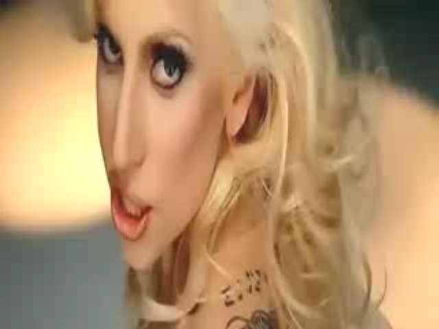 Beyonce_Videophone-74