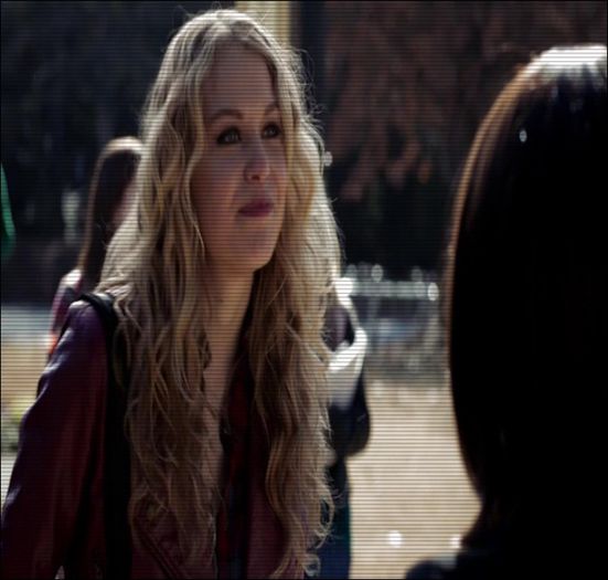 ;. Happy Hallo....-se uită în jur și strâmbă din nas-. Iar s-au culcat, ca găinile =))). - here - episode 34 - done