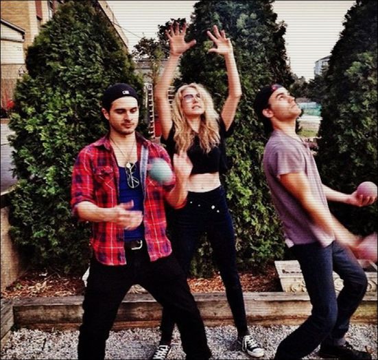 ;. Keep calm, nu-s așa nebună, dar dacă n-o vrei tu dă-mi-o mie ;;) =))). - here - episode 34 - done