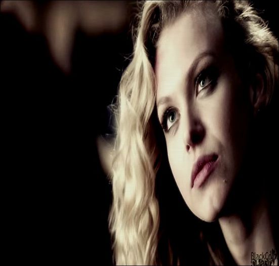 ;. Oh, vai =))). -se pune pe canapea-.