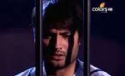 (In tmp ce,din celula,cunoscand comp politistilor,RK se ruga doar ca Madhu sa plece) - Ep15-Prima vizita
