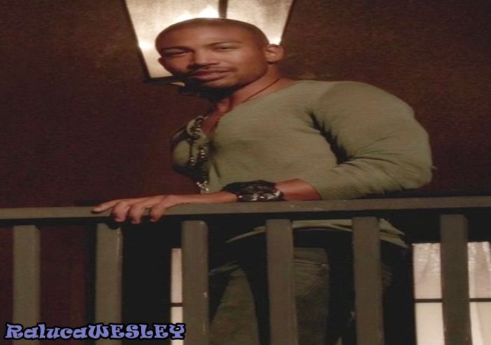 click;*isi scoate scoth-ul de la gurita*se uita la ilie si fane ip*; Da' ce te faci ca a venit si vrajitoarea asta invalida.Alta treaba n-ai.Omu` iti face o propunere indecenta si tu refuzi ca animala #Freya
