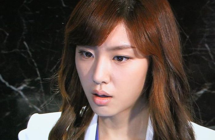 Sunt menajera..nu as putea... Sunt menajera..nu as putea...