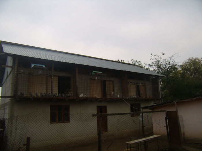 CONFORT SPORIT; SPER SĂ TERMIN CE AM ÎNCEPUT DE 3 ANI (INTERIOR). 6+6 COMPARTIMENTE
