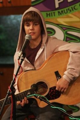 ag52245n274099 - justin bieber