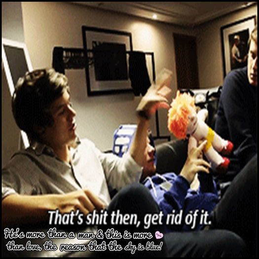 - numai bine, tu? #niina. mbine.... # michelle.  # se pune pe jos și se uită la ele.