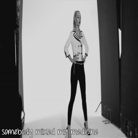 ➹̶т̶є̶є̶η̶α̶g̶є̶я̶υ̶η̶α̶ω̶α̶уϟ *vine sărind* salot.