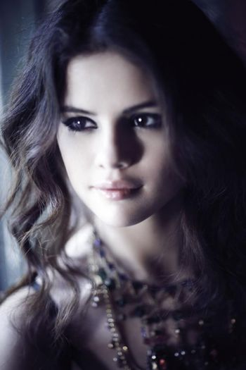 selena-gomez-drinking-pictures-19 - Selena Gomez