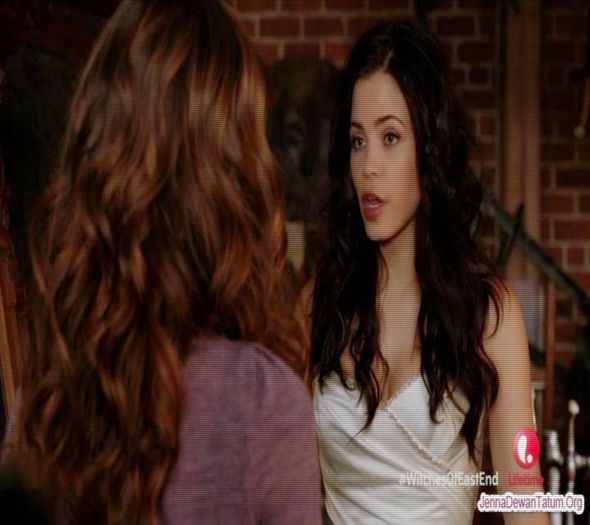 》clk *se curata de vopsea cu un simplu trosnit din degete si intra-n sufragerie*; Numai Mos Craciun nu sunt eu=))))#Lexi Pai da bineintelesss=))))#Tyler
