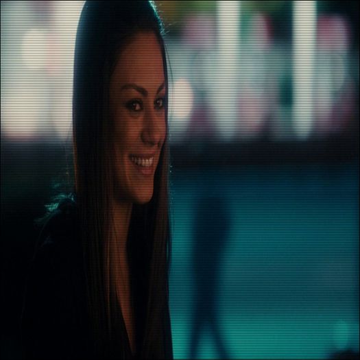 ;. -își luminează fața cu lanterna-. Ooo, super :p =)))). - Epii 18 _ All through the night