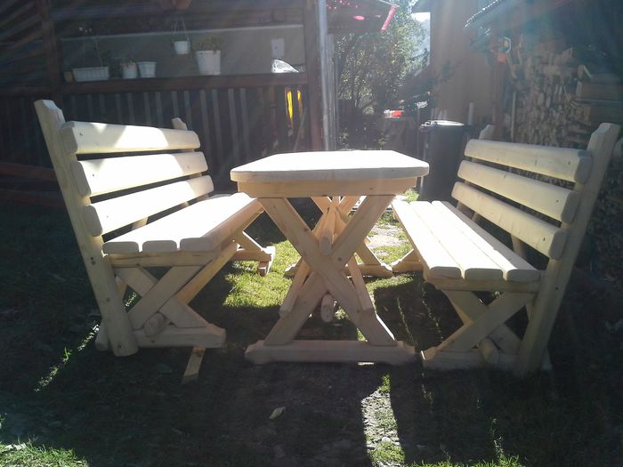 Masa   bancute; Lemn brad slefuit banci si masa
