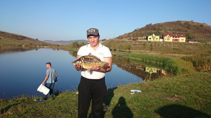 Unchiu la salvat este bagat an lac la Dubistea de Padure