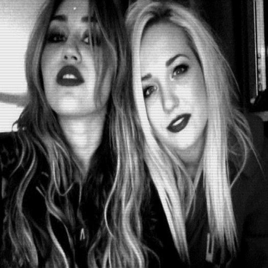 ➹̶т̶є̶є̶η̶α̶g̶є̶я̶υ̶η̶α̶ω̶α̶уϟ vai dar ce ești tu ? enciclopedia cu semnificații ? CL; *râde și îi scoate limba* #harry ; ĂĂĂĂĂĂHĂĂĂĂĂĂĂĂM #adam
